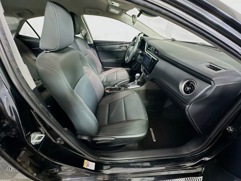 Used 2017 Toyota Corolla LE image 28