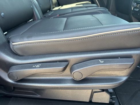 Used 2021 Chevrolet Tahoe Premier AWD/4WD image 44