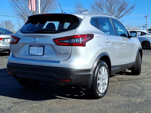 Used 2022 Nissan Rogue Sport SV image 3