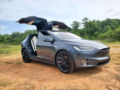 Used 2016 Tesla Model X Performance AWD/4WD image 12
