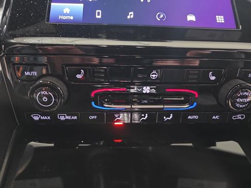 Used 2024 Jeep Grand Cherokee Altitude image 21