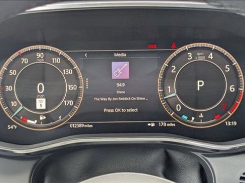 Used 2024 Jaguar F-PACE R-Dynamic S image 15