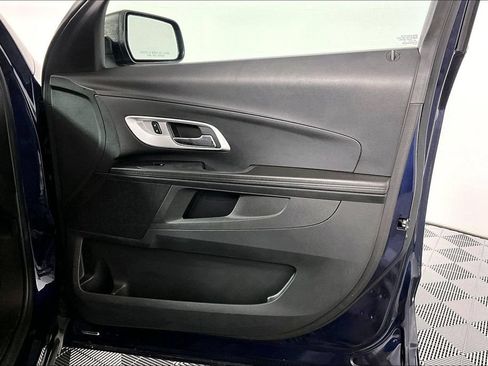 Used 2017 Chevrolet Equinox LS FWD image 24