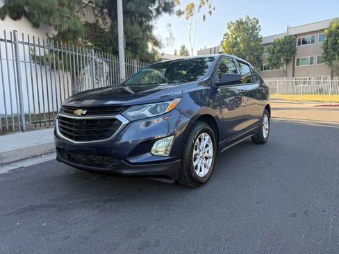 Used 2018 Chevrolet Equinox LS FWD image 1
