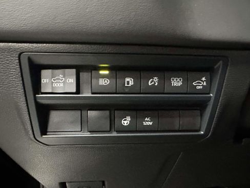 New 2025 Toyota Tundra Platinum image 17