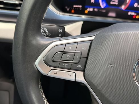 Certified 2022 Volkswagen Taos SE FWD image 20