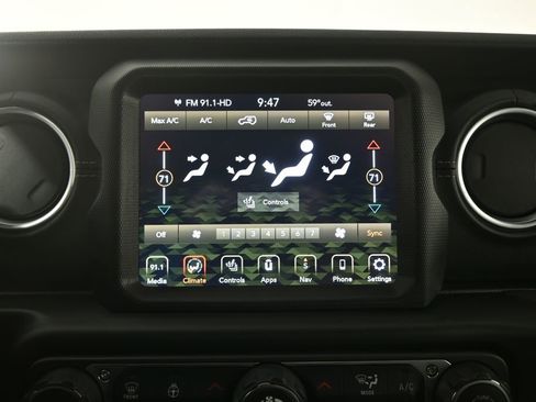 Used 2022 Jeep Wrangler Unlimited Sahara w/ Cold Weather Group image 28