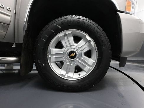 Used 2009 Chevrolet Silverado 1500 LT w/ Power Pack Plus AWD/4WD image 14