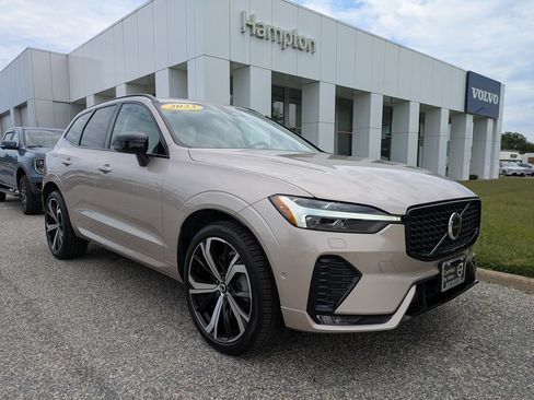 Used 2023 Volvo XC60 B6 Ultimate w/ Protection Package Premier AWD/4WD image 2