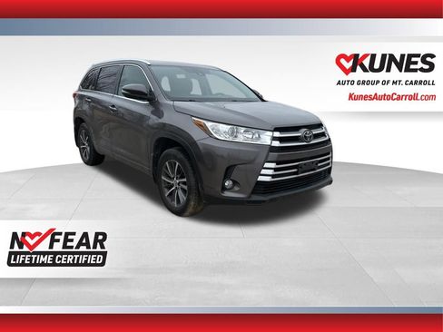 Used 2017 Toyota Highlander XLE image 1