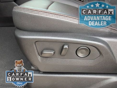 Used 2024 Chevrolet Suburban High Country image 17