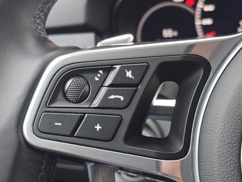 Certified 2023 Porsche Cayenne image 25