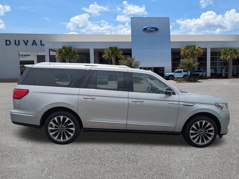 Used 2021 Lincoln Navigator L Reserve AWD/4WD image 3