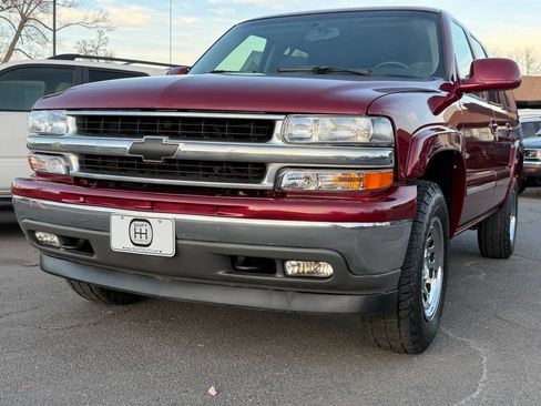 Used 2005 Chevrolet Suburban LS w/ Preferred Equipment Group AWD/4WD image 4