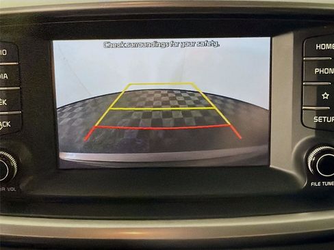 Used 2019 Kia Sorento LX image 15