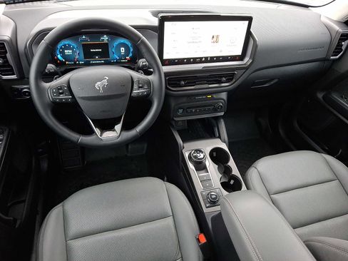 Used 2025 Ford Bronco Sport Badlands image 11