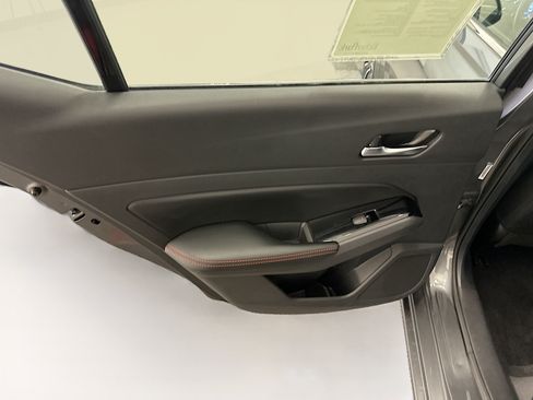 Used 2025 Nissan Altima 2.5 SR FWD image 26