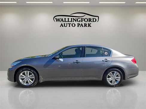 Used 2012 INFINITI G37 x w/ Premium Pkg image 7