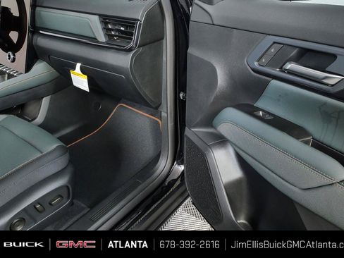 New 2027 GMC Terrain AT4 w/ Convenience Package III AWD/4WD image 23