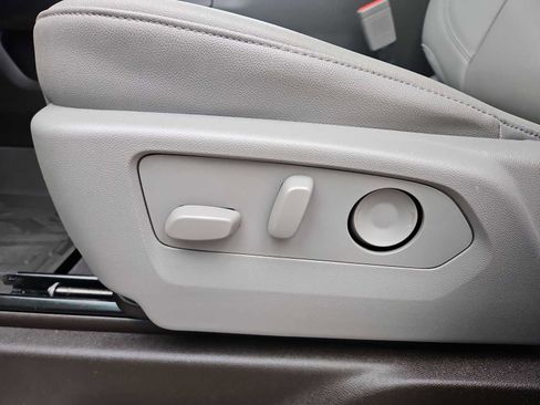 Certified 2023 GMC Sierra 1500 SLT w/ SLT Premium Package image 17