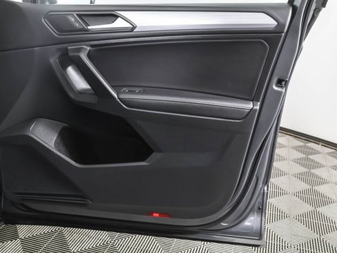 Used 2022 Volkswagen Tiguan S image 47