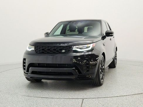 Used 2024 Land Rover Discovery Dynamic SE AWD/4WD image 2