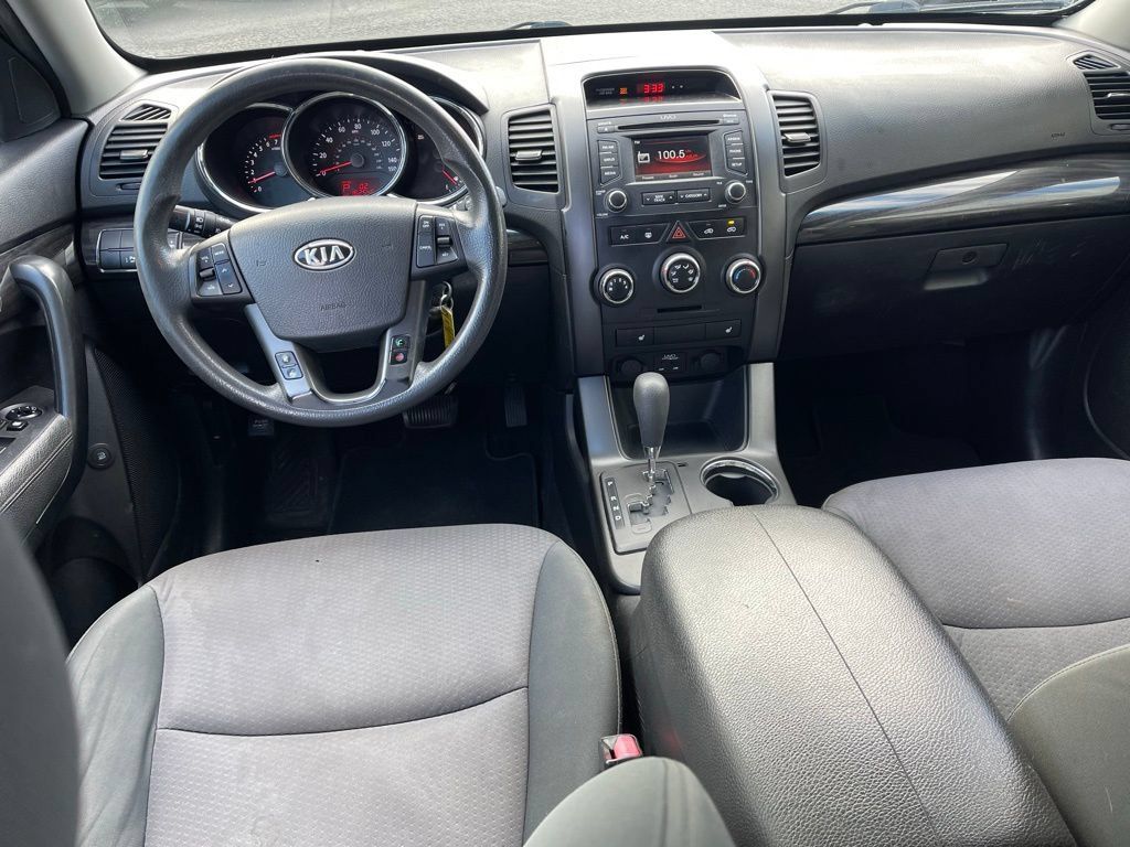 Used 2013 Kia Sorento LX w/ Convenience Pkg FWD image 14