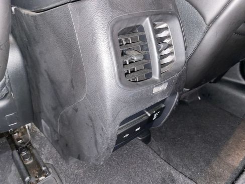 Used 2019 Jeep Cherokee Latitude Plus AWD/4WD image 14