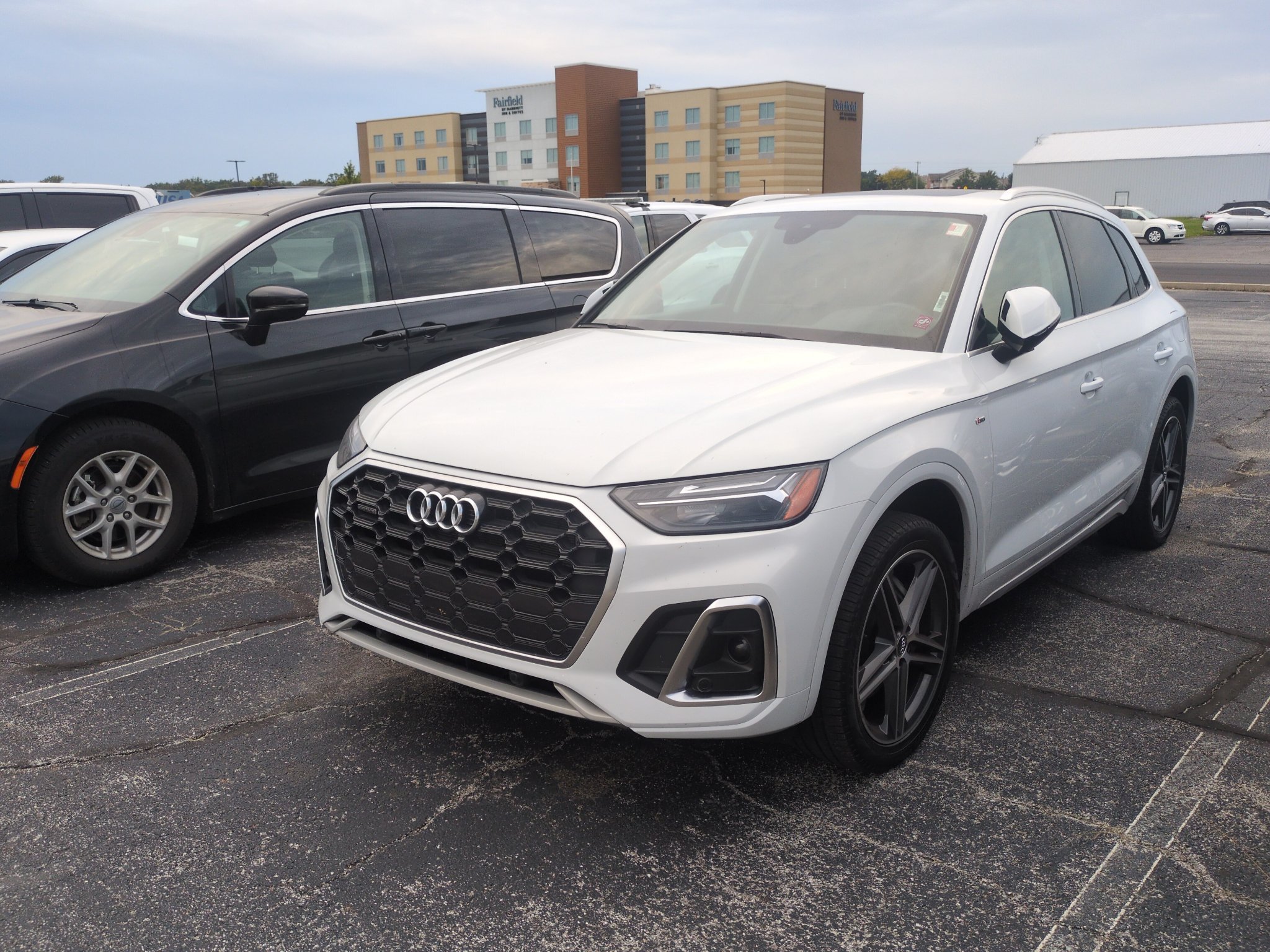 Used 2021 Audi Q5 e Premium w/ Convenience Package AWD/4WD image 1