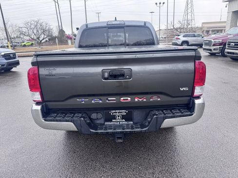 Used 2017 Toyota Tacoma SR5 image 8