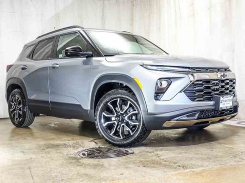 New 2026 Chevrolet TrailBlazer ACTIV w/ Convenience Package FWD image 2