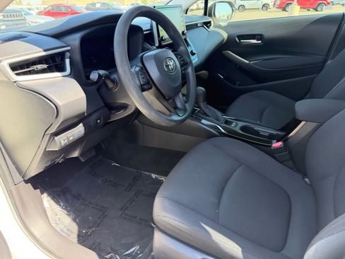 Used 2020 Toyota Corolla LE w/ Carpet Mat Package (TMS) FWD image 2