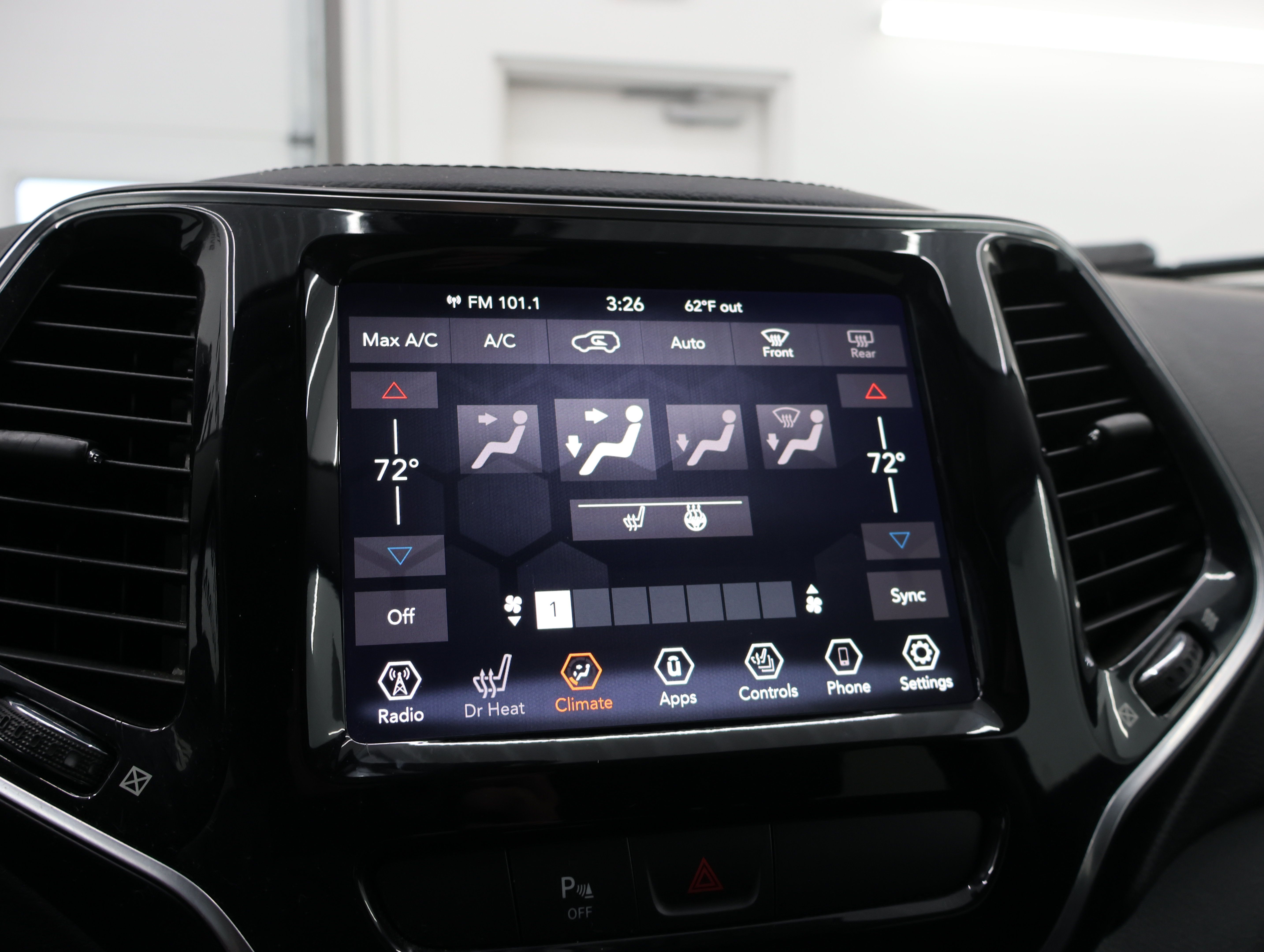 Used 2019 Jeep Cherokee Limited w/ Trailer Tow Group AWD/4WD image 51