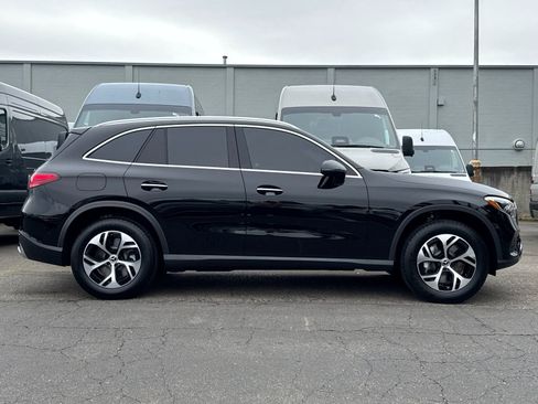Certified 2025 Mercedes-Benz GLC 350e 4MATIC image 3