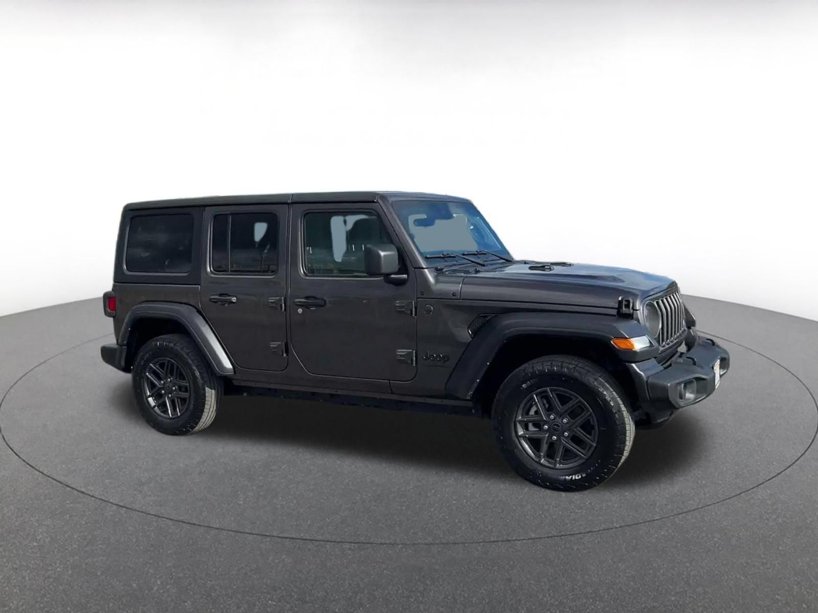 Used 2025 Jeep Wrangler Unlimited Sport AWD/4WD image 2