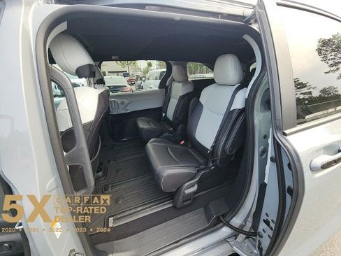 Used 2025 Toyota Sienna XSE w/ XSE Plus Package image 31