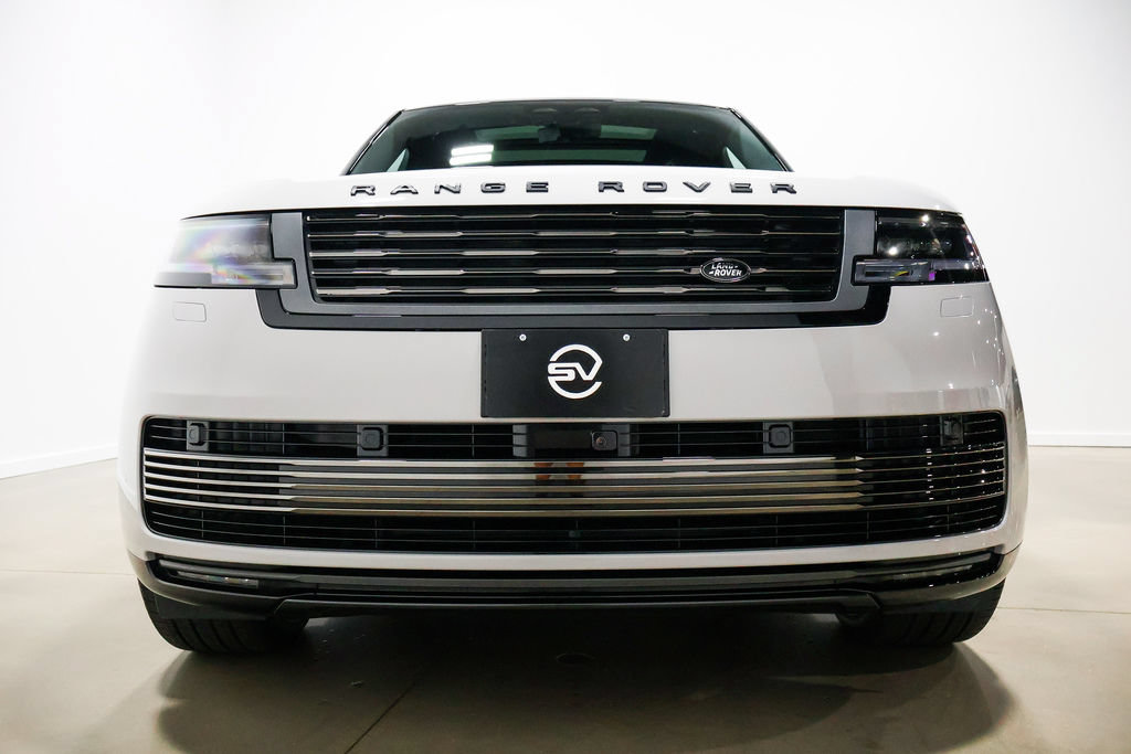 Used 2025 Land Rover Range Rover SV AWD/4WD image 8