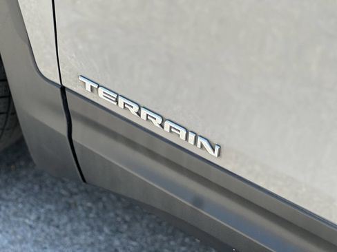 Used 2020 GMC Terrain SLE image 34