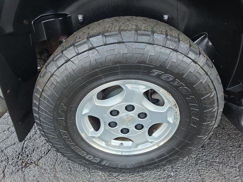 Used 2004 Chevrolet Tahoe LT w/ LT Preferred Equipment Group image 17