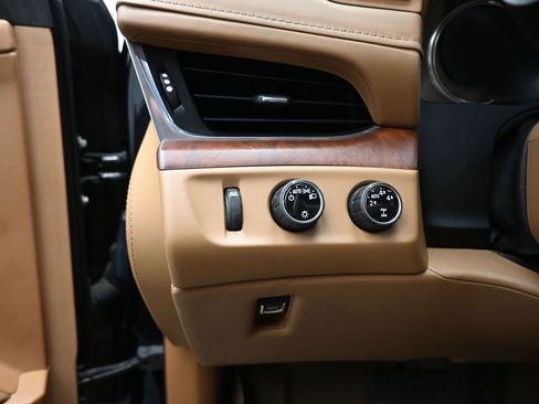 Used 2016 Cadillac Escalade ESV Platinum image 11