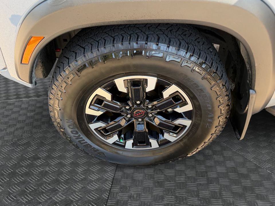 Used 2023 Nissan Frontier PRO-4X w/ Technology Package AWD/4WD image 31