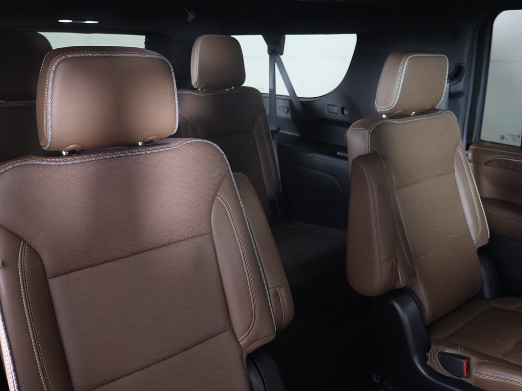 Used 2024 Chevrolet Suburban High Country w/ Advanced Technology Package AWD/4WD image 42