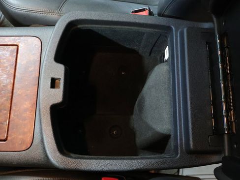 Used 2013 Chevrolet Avalanche LTZ AWD/4WD image 28