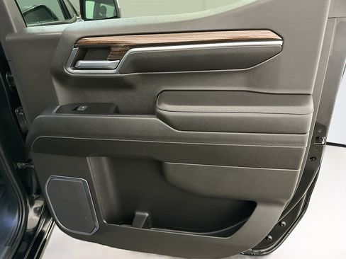 Used 2023 Chevrolet Silverado 1500 LT image 30