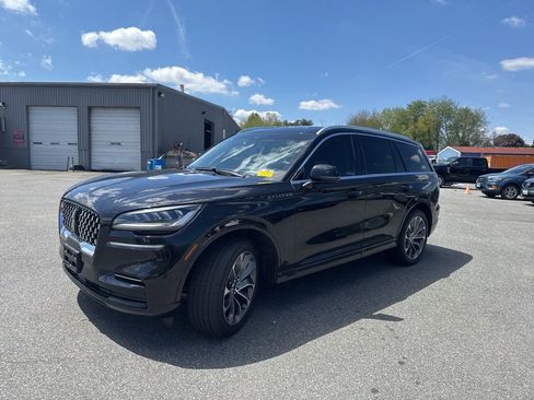 Used 2023 Lincoln Aviator Grand Touring w/ Equipment Group 301A AWD/4WD image 3