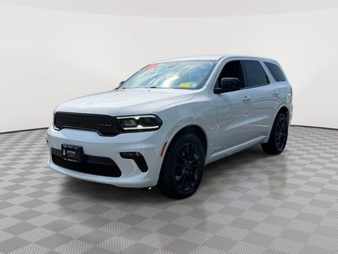 Certified 2022 Dodge Durango SXT w/ Blacktop Package AWD/4WD image 3