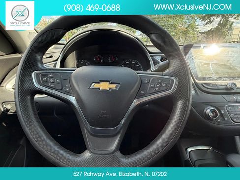 Used 2023 Chevrolet Malibu LT w/ Driver Confidence Package FWD image 11
