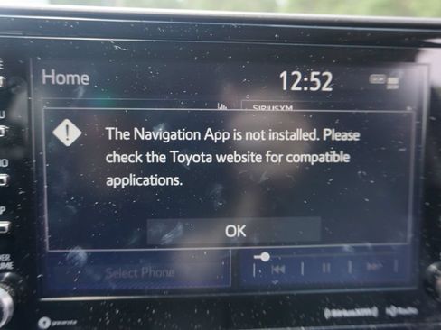Used 2022 Toyota Highlander XLE FWD image 12