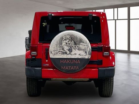 Used 2017 Jeep Wrangler Unlimited Sahara image 3