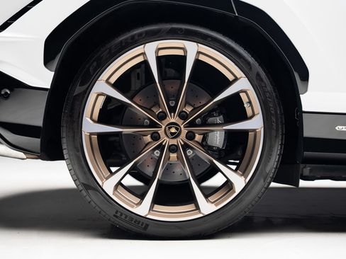 Used 2024 Lamborghini Urus S AWD/4WD image 37